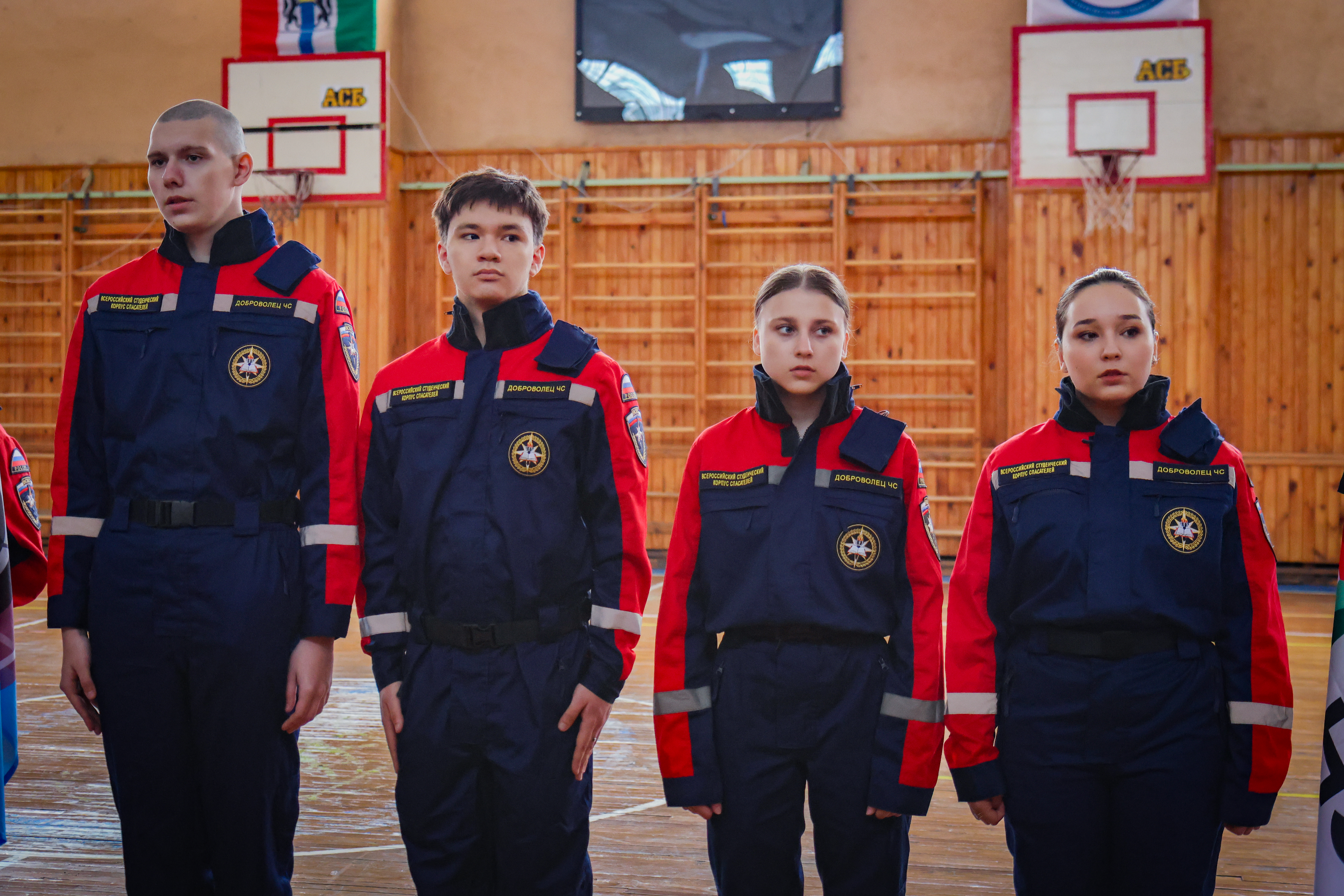 ФОТО к новости: В НГПУ отметили 25-летие Всероссийского студенческого корпуса спасателей