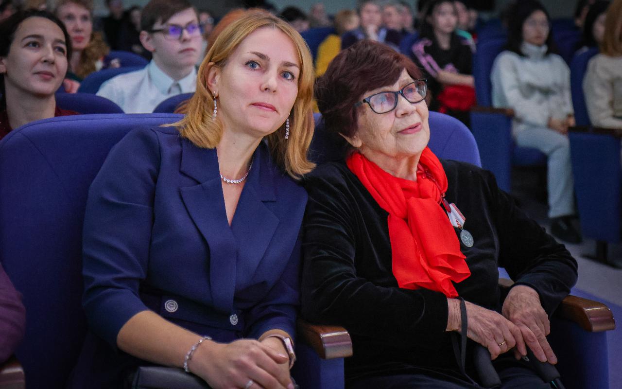 ФОТО к новости: Институт филологии и медиакоммуникаций НГПУ отметил 90-летний юбилей