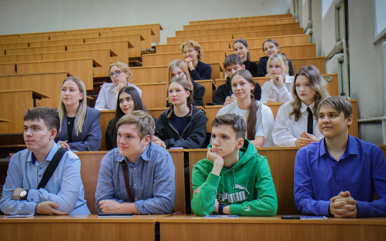 ФОТО к новости: Дневник ПедСибири: В НГПУ проходит естественно-научная смена для школьников Новосибирской области