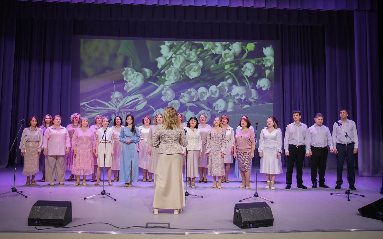 ФОТО к новости: «Для милых дам…»: в НГПУ прошёл праздничный концерт к Международному женскому дню