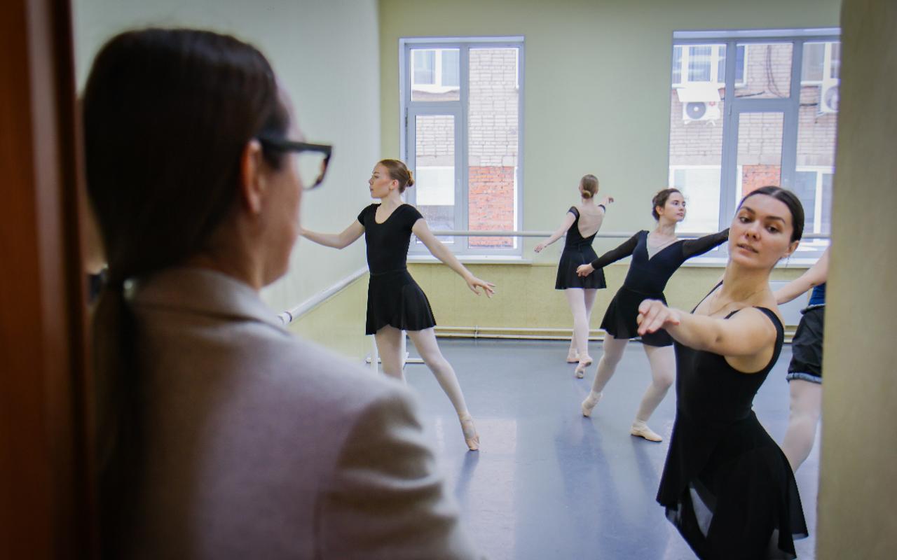 ФОТО к новости: Министр культуры Новосибирской области встретилась со студентами ИКиМП НГПУ: о карьере в сфере культуры, «земских» программах и новых форматах сотрудничества