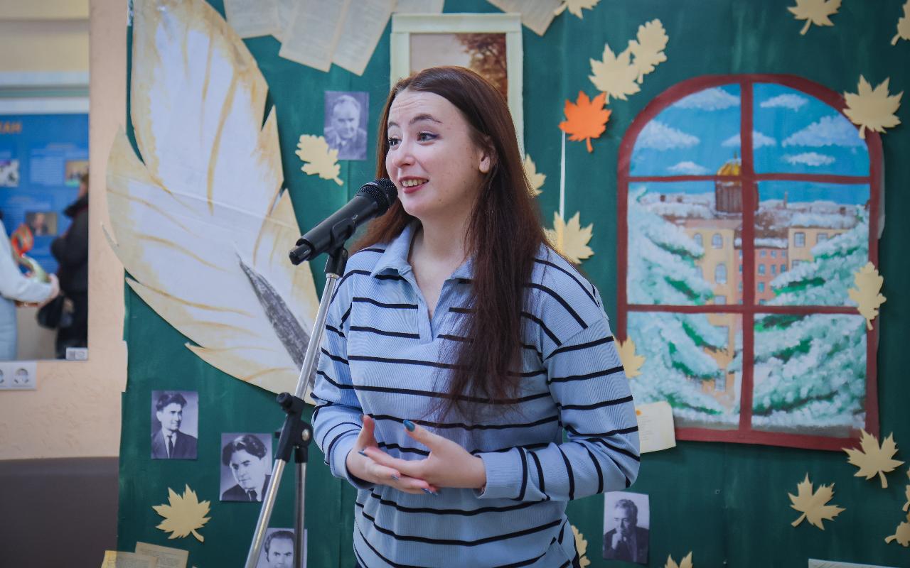 ФОТО к новости: В НГПУ прошёл открытый микрофон ко Дню родного языка