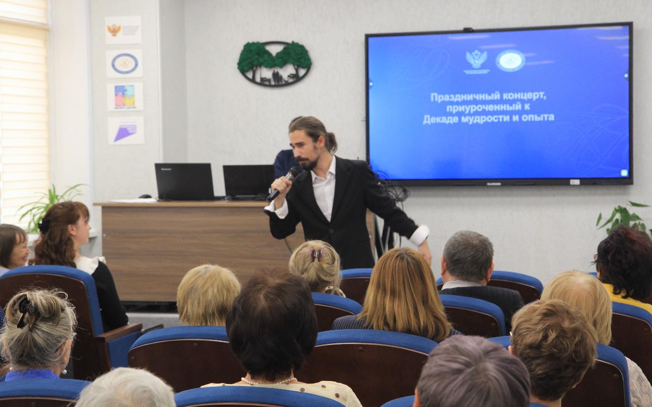 ФОТО к новости: Ректор Сергей Нелюбов: «Достижения НГПУ – результат работы всех поколений сотрудников университета»