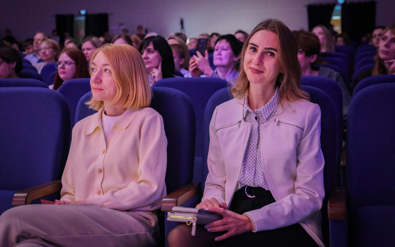 ФОТО к новости: «Для милых дам…»: в НГПУ прошёл праздничный концерт к Международному женскому дню