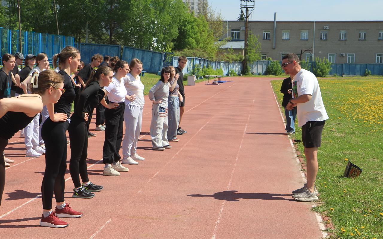 ФОТО к новости: Зарядка с чемпионом по кикбоксингу и мастер-классы: в НГПУ завершилась «Спортивная весна»