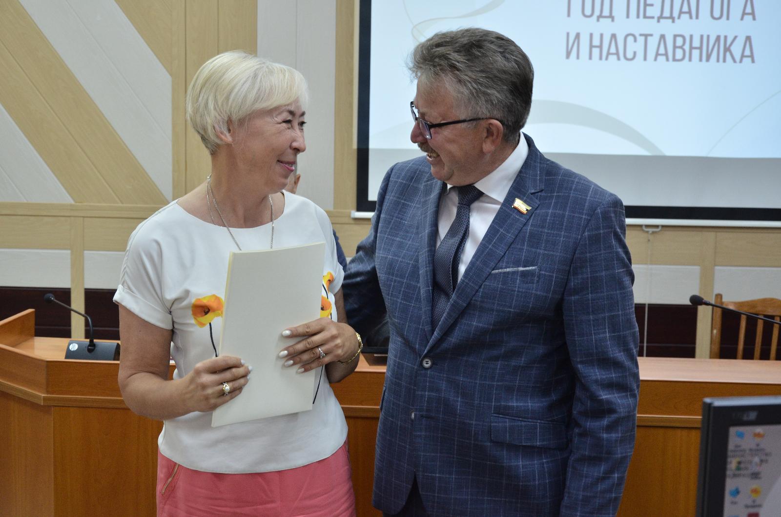 ФОТО к новости: Общественный совет ФФК НГПУ впервые наградил лучших студентов факультета