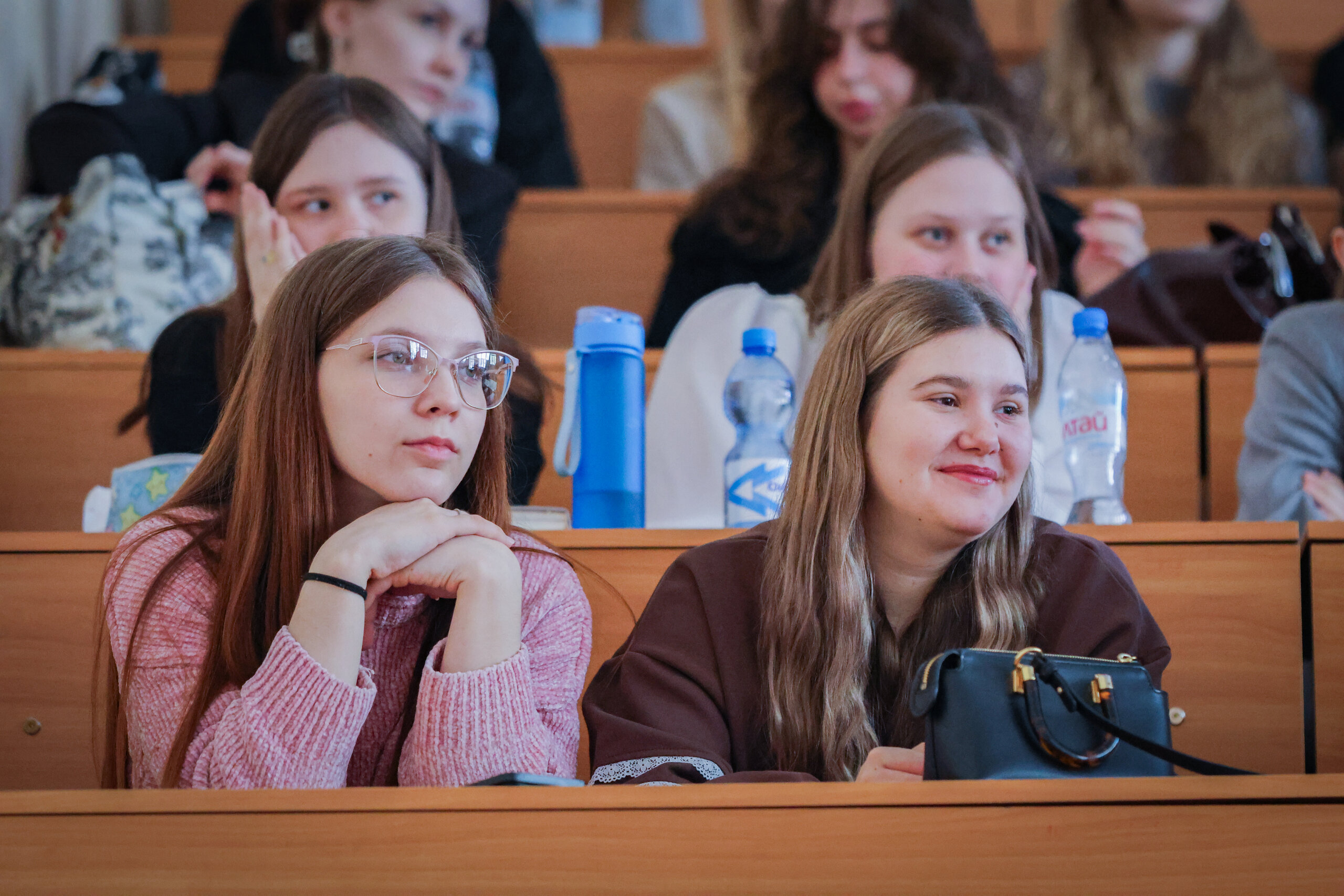 ФОТО к новости: В НГПУ прошло пленарное заседание конференции «Социокультурные проблемы современного человека»