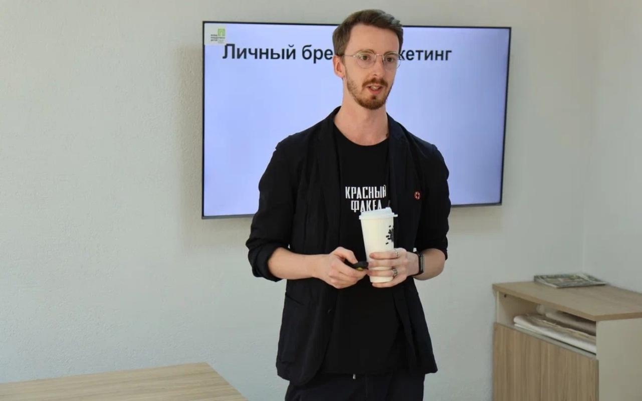 ФОТО к новости: Проект «Имидж современного педагога» в НГПУ продолжается: мастер-классы помогают студентам раскрыть профессиональные таланты