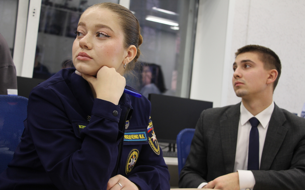 ФОТО к новости: Дневник ПедСибири: в НГПУ обсудили будущее молодёжной политики: форсайт-сессия собрала активных студентов, лидеров объединений и администрацию университета