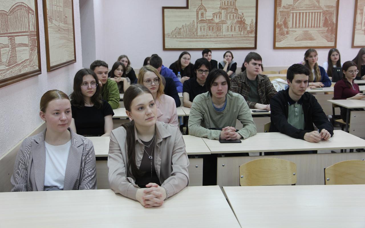 ФОТО к новости: Самые счастливые годы: бывшие вожатые «Артека» дали напутствия своим будущим коллегам