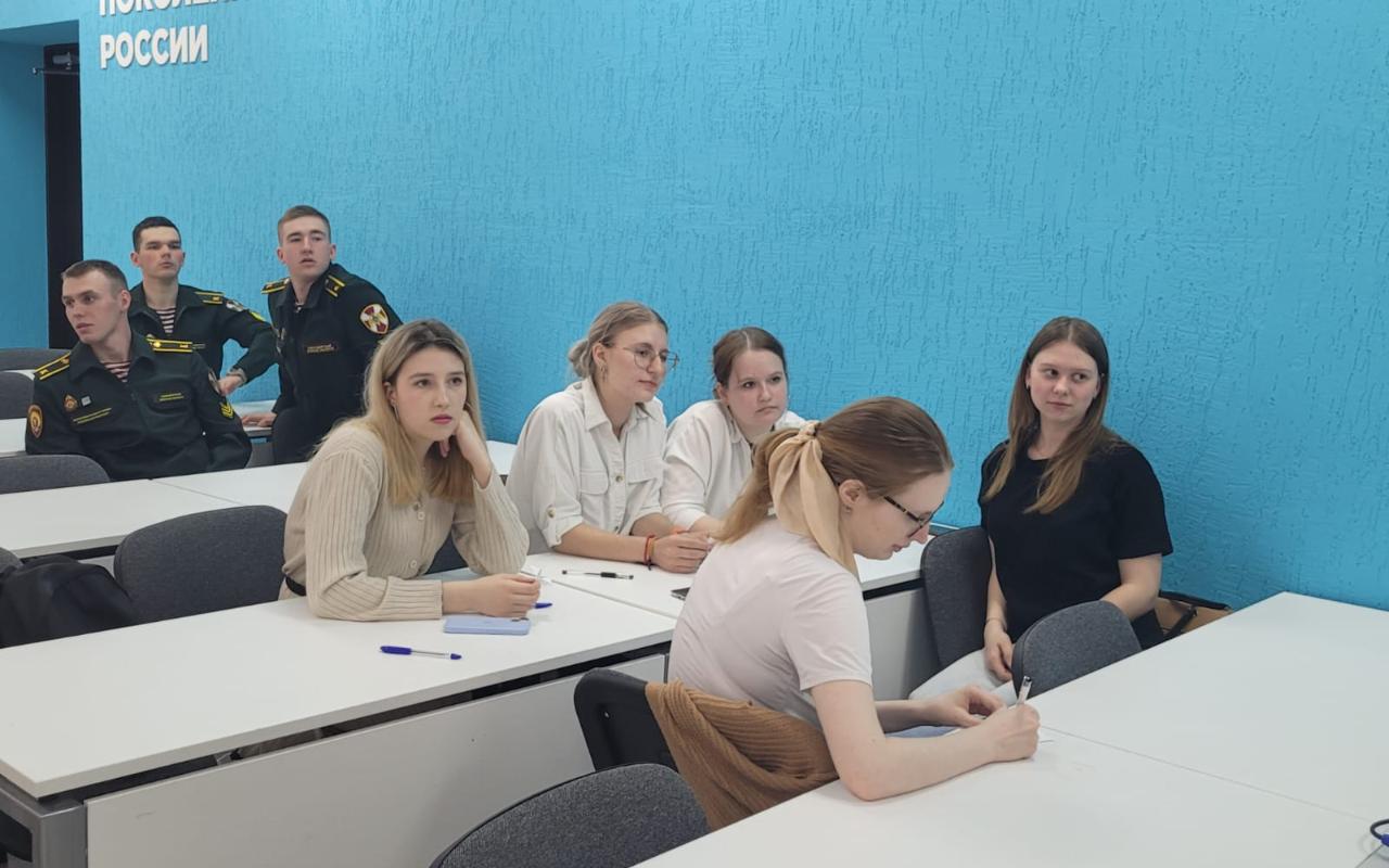 ФОТО к новости: Великая Победа объединяет: в НГПУ состоялся второй тур межвузовской игры «Защитники Отечества в исторической ретроспективе», посвященной празднованию Дня Победы