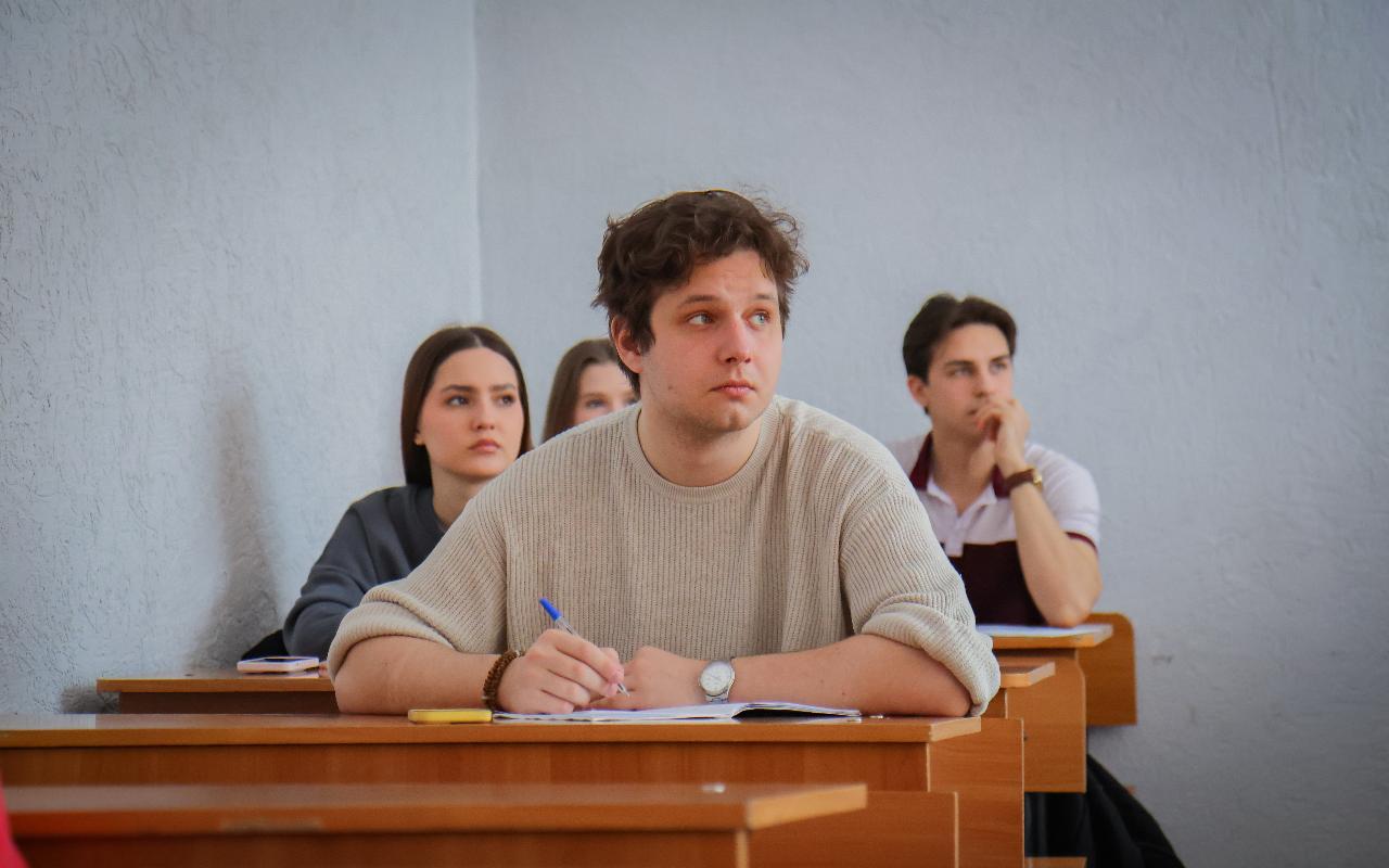 ФОТО к новости: «Традиционные ценности – основа российского общества и государства»: в НГПУ продолжается просветительский проект Новосибирской православной духовной семинарии