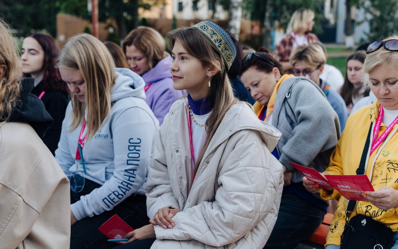 ФОТО к новости: Студентки НГПУ приняли участие в «Академии Лиги вожатых – 2025»