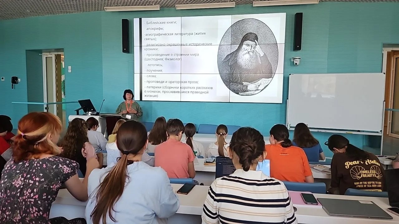ФОТО к новости: Преподаватели НГПУ работают на образовательной программе «Культура и общество» в «Сириусе»