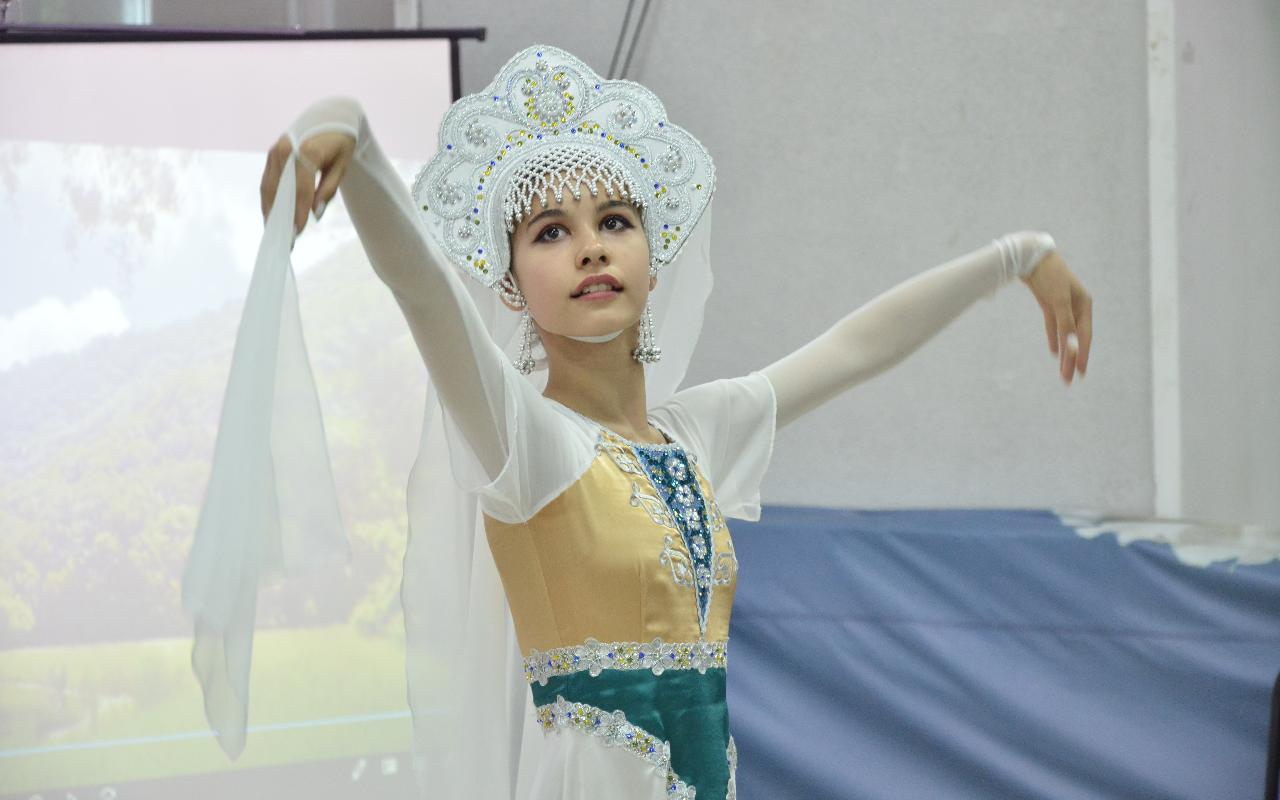 ФОТО к новости: Институт детства НГПУ организовал праздничную программу ко Дню России