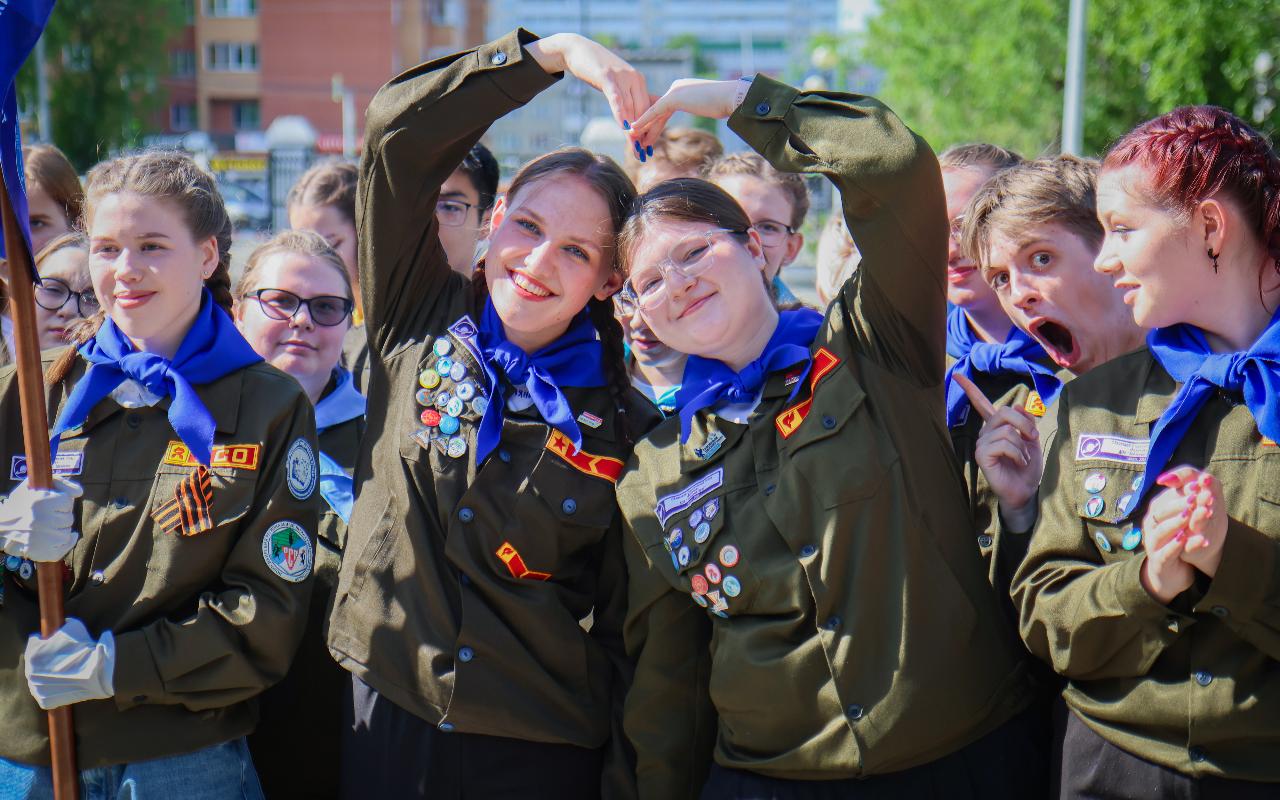 ФОТО к новости: НГПУ разрешил бойцам студотрядов досрочно сдавать сессию: работу вожатым зачтут как практику