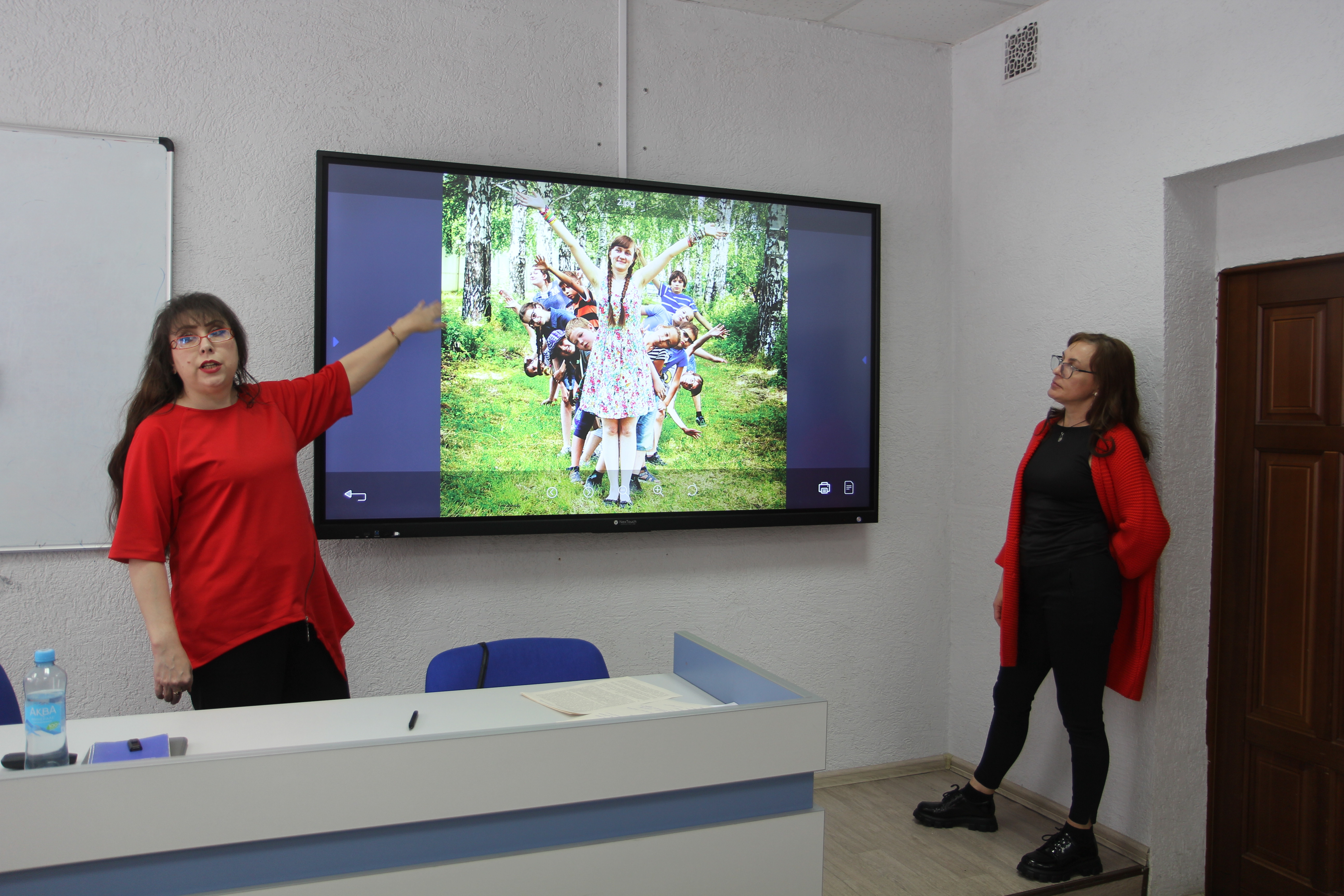 ФОТО к новости: Остановись, мгновение: второкурсников ИЕСЭН научили проводить фотосессии в детских лагерях 