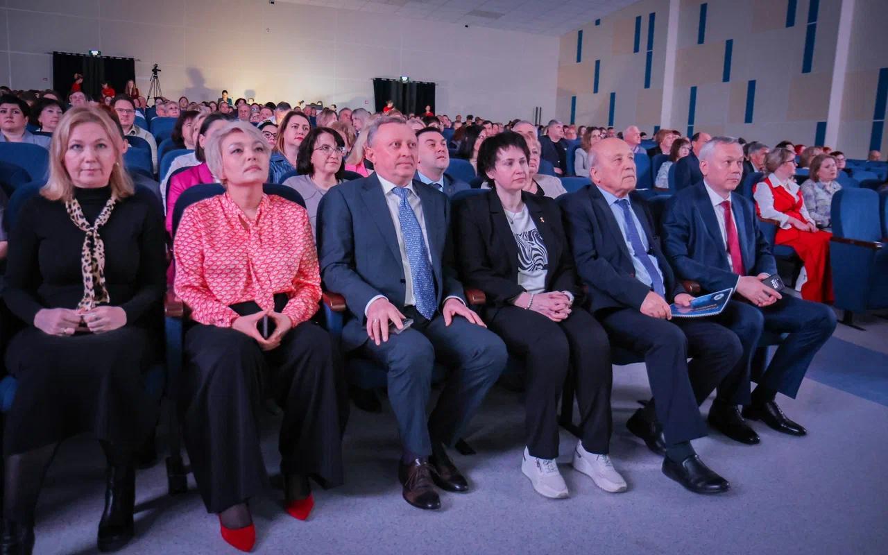 ФОТО к новости: Андрей Травников: «НГПУ становится авторитетной площадкой для вузовского сообщества»