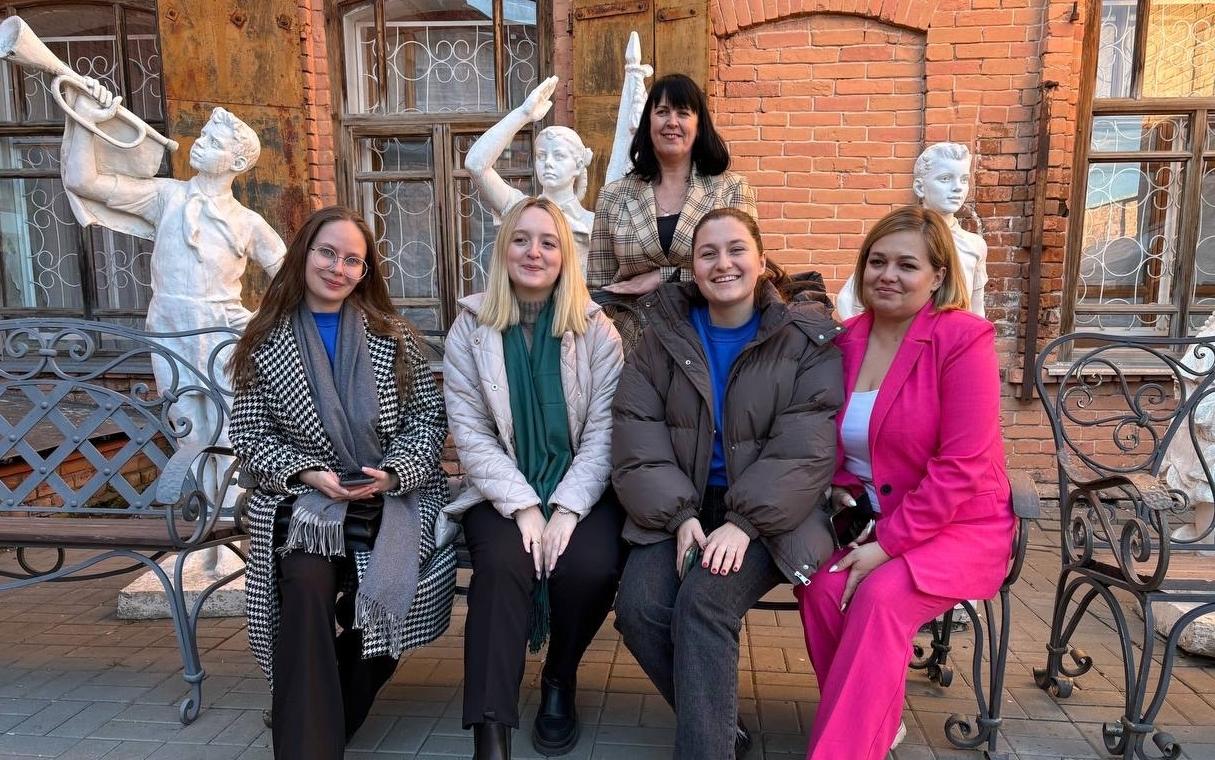 ФОТО к новости: От идеи до реализации: как студенты НГПУ создали медиапродукт о семьях Куйбышевского района