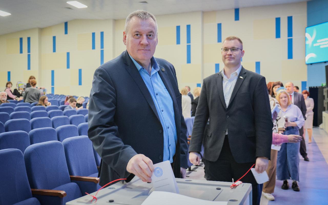 ФОТО к новости: Сергей Александрович Нелюбов избран ректором НГПУ