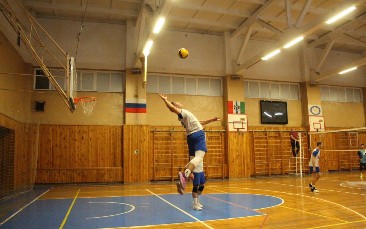 ФОТО к новости: Двойной волейбольный вечер в НГПУ