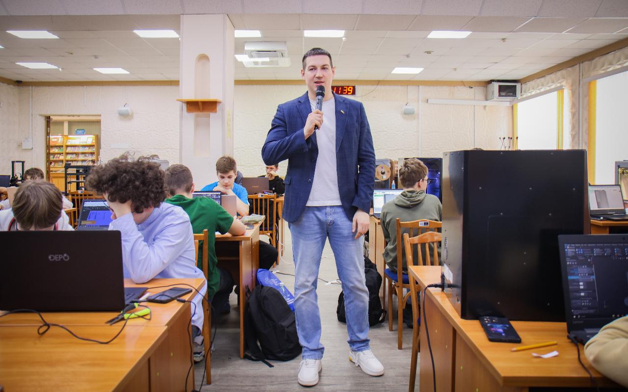 ФОТО к новости: В НГПУ прошёл региональный этап Всероссийской инженерной олимпиады школьников по 3D-технологиям