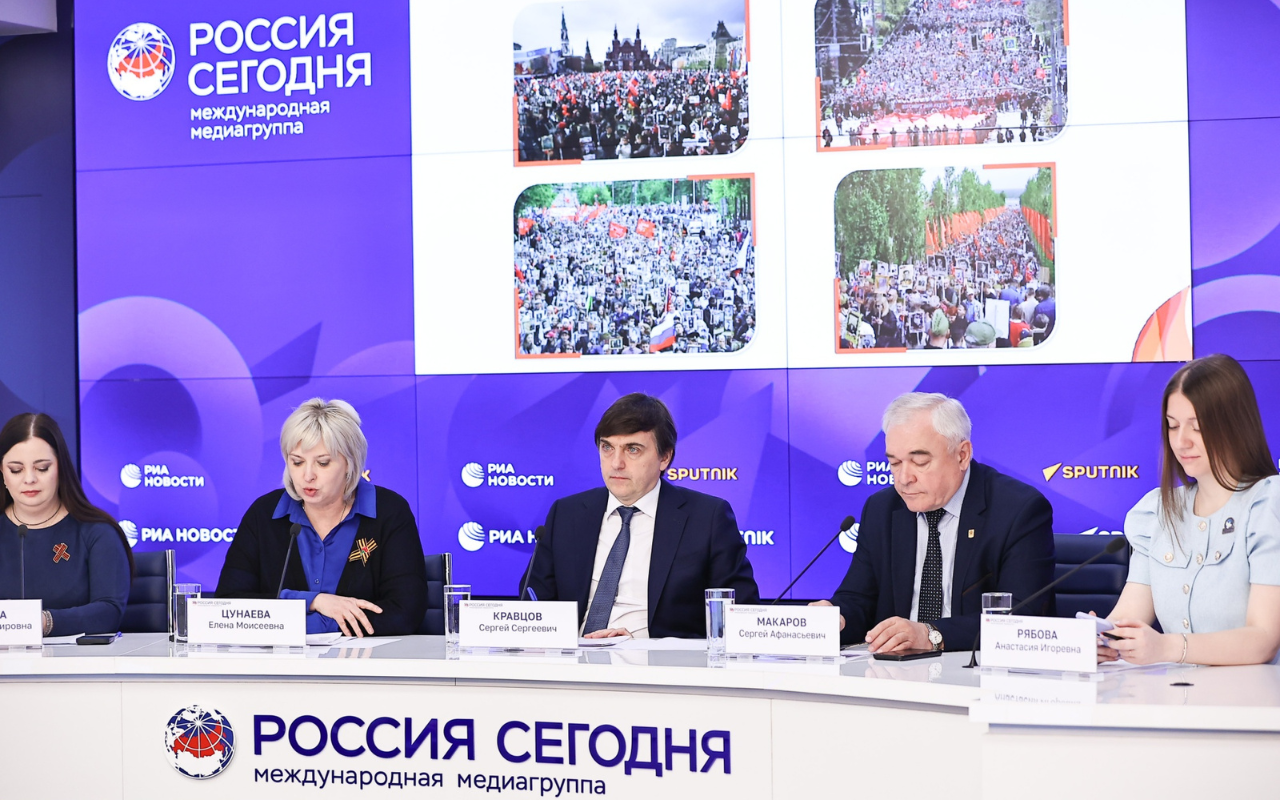 ФОТО к новости: «Бессмертный полк»: опубликовано уже более 145 фотографий героев