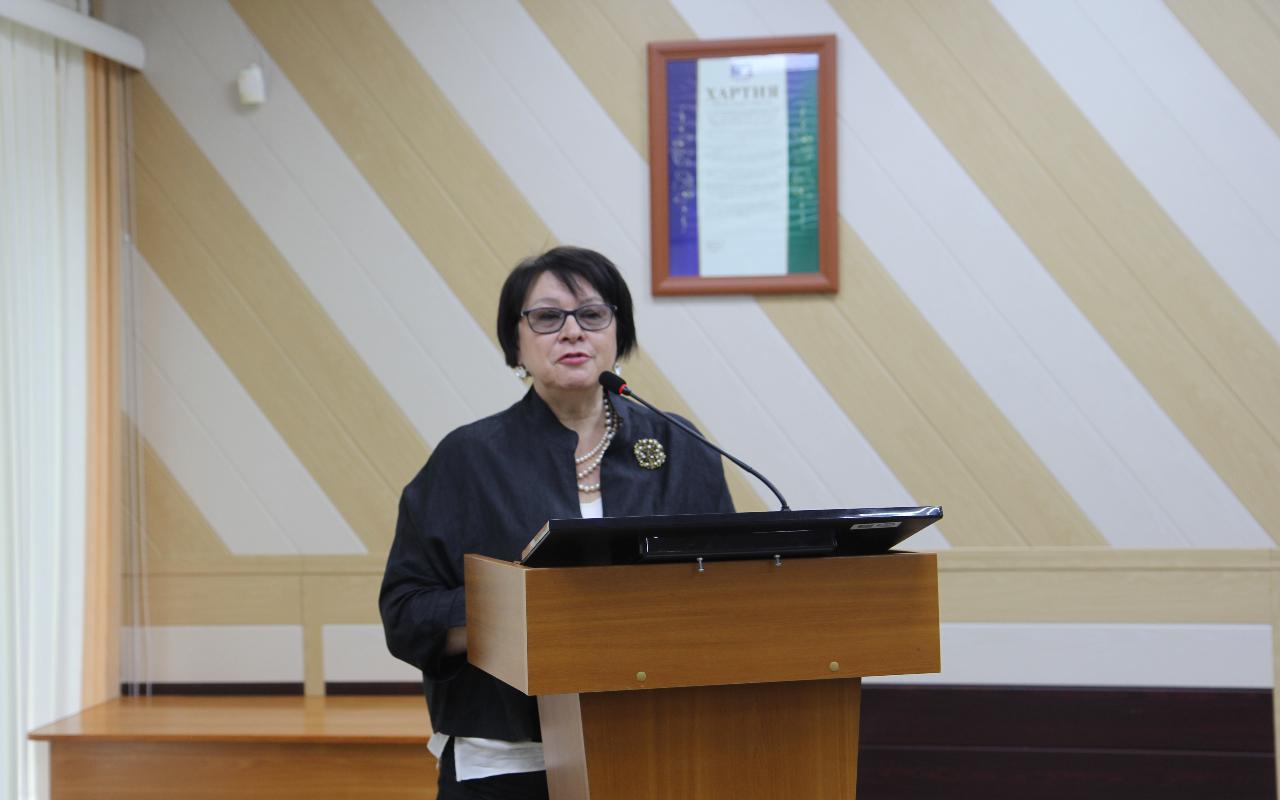 ФОТО к новости: «Вторая мама» нескольких поколений археологов: 100-летие профессора Татьяны Николаевны Троицкой в НГПУ отметили научной конференцией