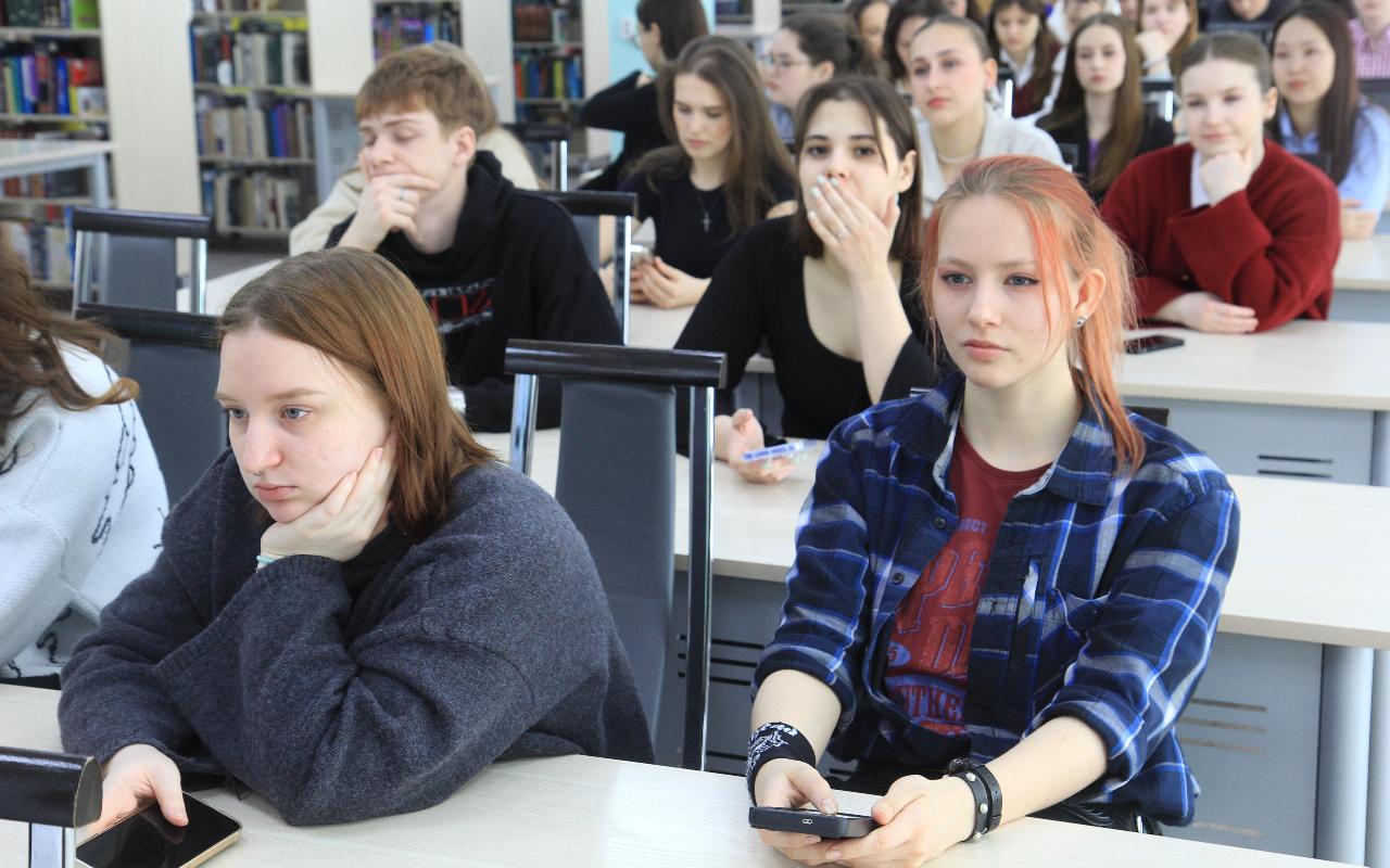 ФОТО к новости: Выпускников НГПУ готовы принять на работу школы Краснозерского района