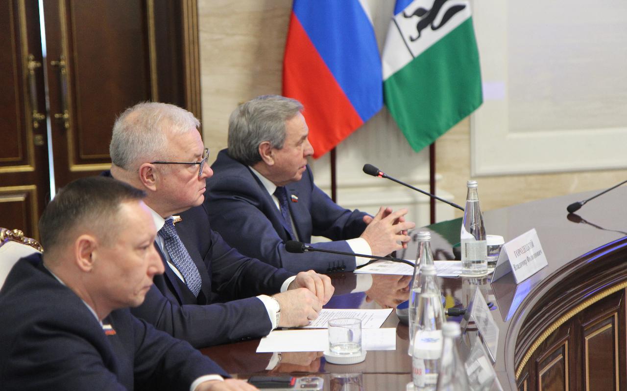 ФОТО к новости: Итоги подведены, задачи поставлены: состоялось расширенное заседание коллегии министерства образования Новосибирской области