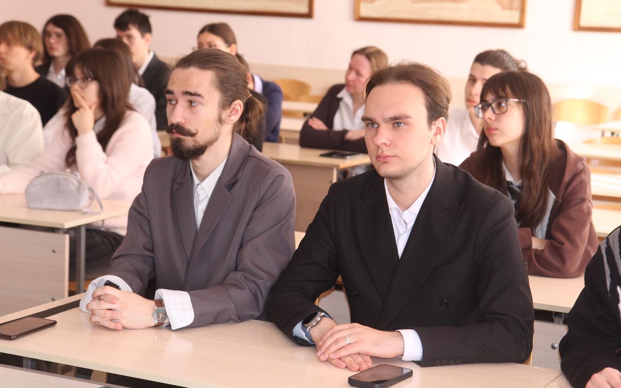 ФОТО к новости: Без права на забвение: в ИИГСО НГПУ присоединились к Всероссийскому марафону «Историческая память – территория правды»