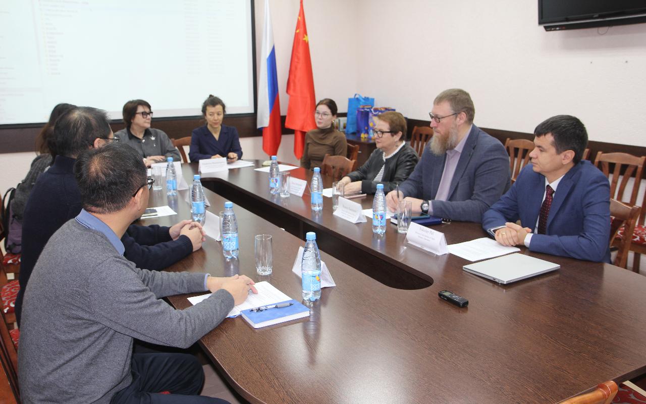 ФОТО к новости: НГПУ углубляет сотрудничество с университетом китайской провинции Гуандун