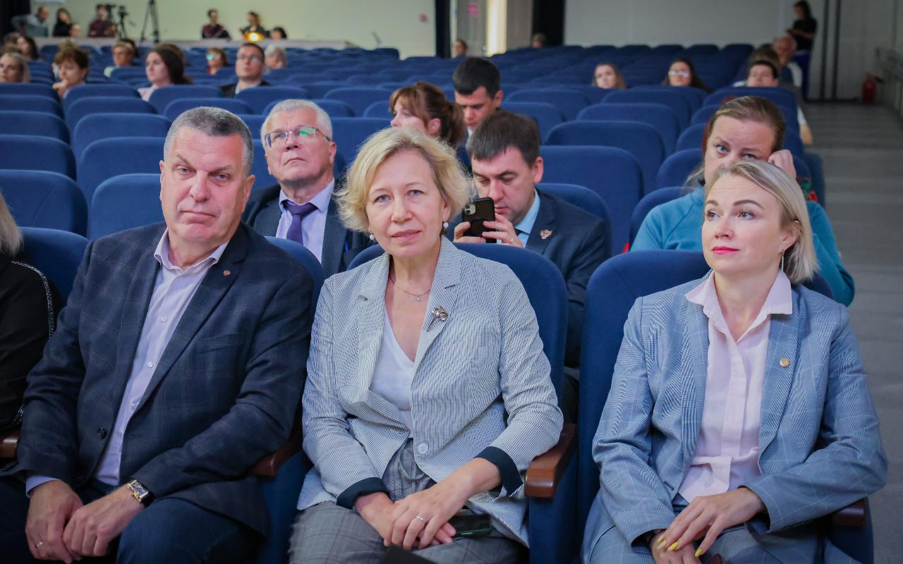 ФОТО к новости: Подготовка кадров для системы образования региона и эффективное развитие научной деятельности: Сергей Александрович Нелюбов поставил задачи на 2025/26 учебный год