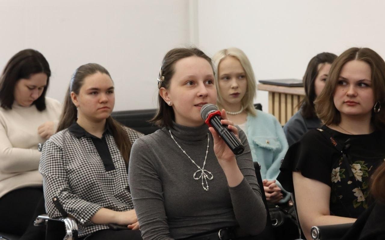 ФОТО к новости: Культура объединяет: в Новосибирске прошла конференция, посвященная дружбе народов  