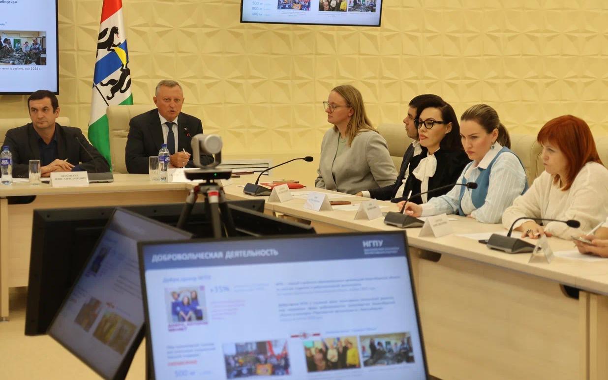 ФОТО к новости: Федеральный инспектор Николай Буймов: «НГПУ – это флагманское учебное заведение для подготовки специалистов по воспитательной работе»