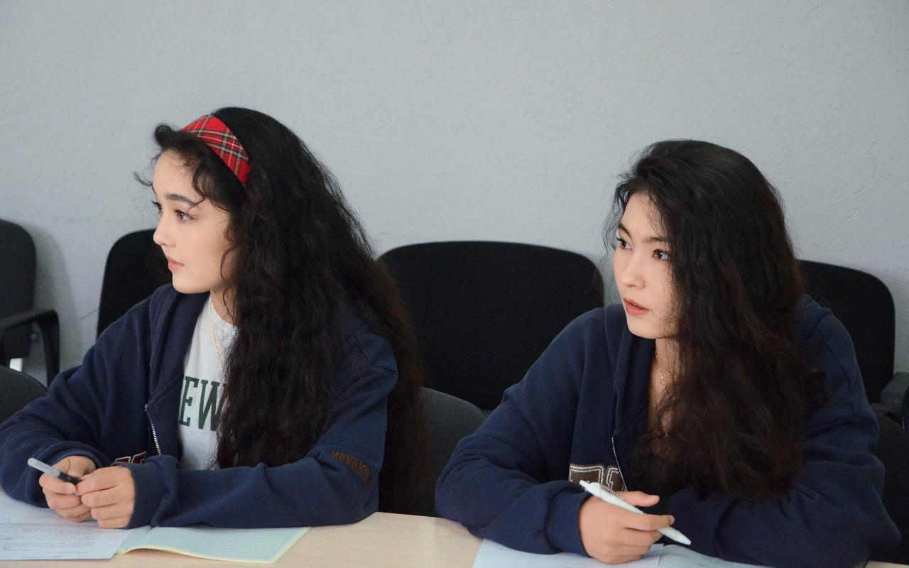 ФОТО к новости: Китайские студенты оттачивают русский в НГПУ