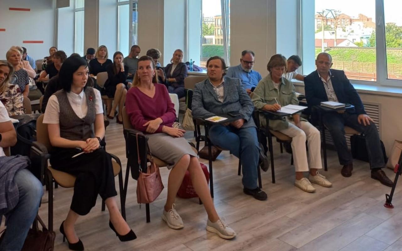 ФОТО к новости: НГПУ принял участие в экспертизе актуализированных рабочих программ воспитания школ города Новосибирска